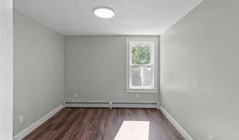 1 Cray St, Cumberland, RI 02864