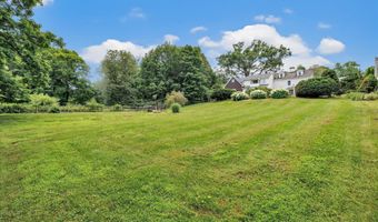 137 Rockwell Rd, Bethel, CT 06801