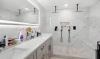 48821 Tremont Dr, Macomb, MI 48044