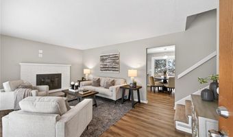 907 40th Ln, Anoka, MN 55303