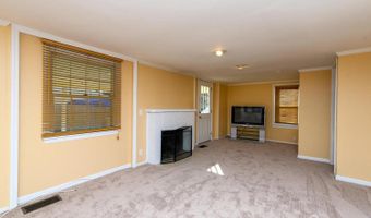 2 Woodbrook Dr, Aberdeen, NJ 07747