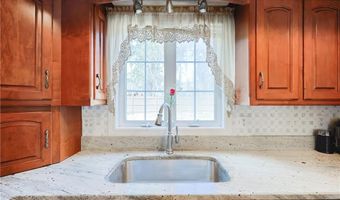 1010 Oakhill Ave, Attleboro, MA 02703