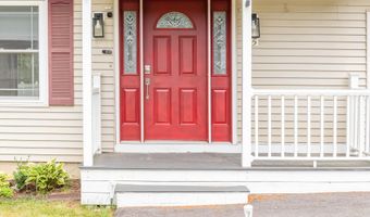95 Yankee Ave, Bangor, ME 04401