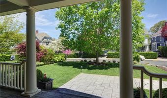 51 Ayrault St, Newport, RI 02840