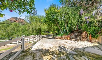 29012 Crags Dr, Agoura Hills, CA 91301