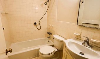 3 Arbor Dr 3, Brookfield, CT 06804