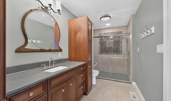 7 Springlake Ct, Ballwin, MO 63011