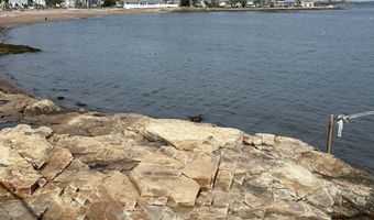 33 Sybil Ave, Branford, CT 06405