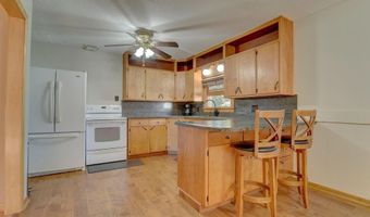 201 4th St, Armstrong, IA 50514