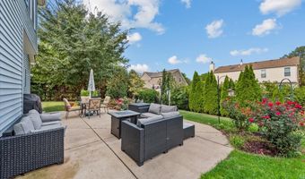 1820 Crofton Dr, Algonquin, IL 60102