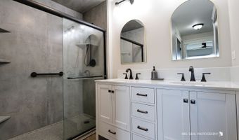 862 Heartland Park Ln, Antioch, IL 60002