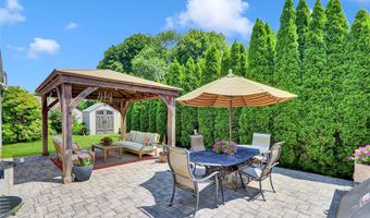99 Oldfield Ave, Amityville, NY 11701