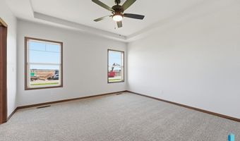 2417 E Brek St, Brandon, SD 57005