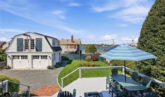 693 Hope St, Bristol, RI 02809