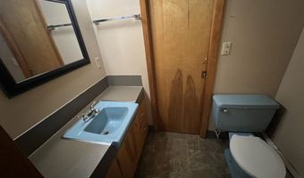 634 S Wells St, Aberdeen, SD 57401