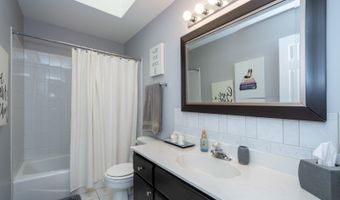 541 N 4th Ave, Addison, IL 60101