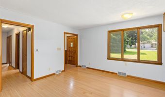 2619 Meadow Glen Rd, Ames, IA 50014