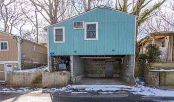 11 Surfway S, Baiting Hollow, NY 11933