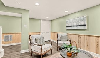 5606 WILSON Ln, Bethesda, MD 20814