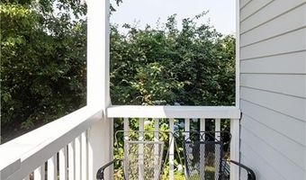 12 Ellen St, Bristol, RI 02809