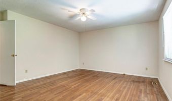 501 Clayworth Dr, Ballwin, MO 63011