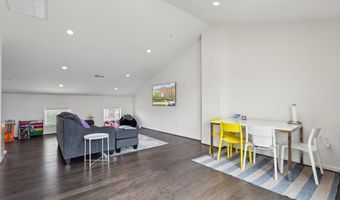 22613 NAUGATUCK Sq, Ashburn, VA 20148