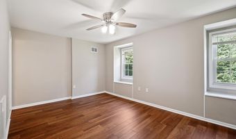 838 COLLEGE Pkwy 11-838, Rockville, MD 20850