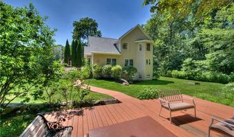 84 Bakewell Ct, Cranston, RI 02921