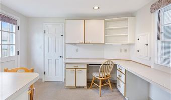 20 Elmsgate Way, East Providence, RI 02916