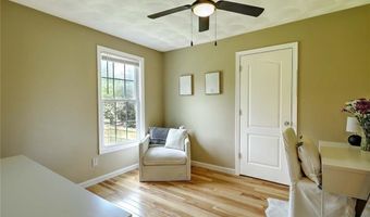 5 Craigie Ave, Johnston, RI 02919