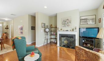 14 Hidden Lake Cir, Barnegat, NJ 08005