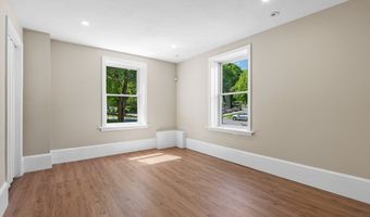 6 Windsor St, Andover, MA 01810