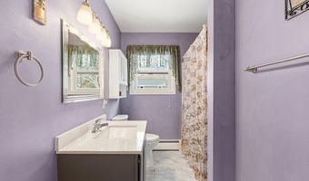 72 Louise St, Auburn, ME 04210