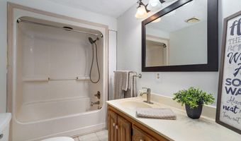 8065 N Farm Road 43, Ash Grove, MO 65604