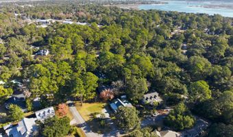 106 S Hermitage Rd, Beaufort, SC 29902