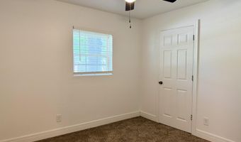 904 S Oak Ridge Dr, Aurora, MO 65605