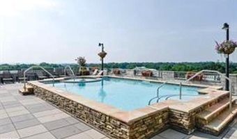 1021 N GARFIELD St 215, Arlington, VA 22201