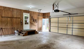 322 S 2nd St, Ashton, SD 57424