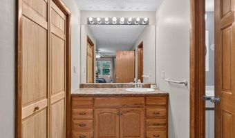 507 Greenwich Dr, Albany, NY 12203