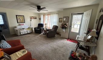 449 OAK St, Big Sandy, TN 38221