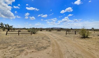6705 E Red Barrel Rd, Yucca, AZ 86438