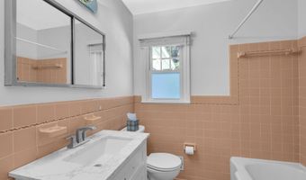 3548 N VALLEY St, Arlington, VA 22207