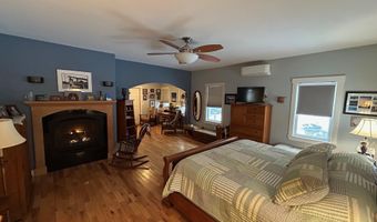 21 Dream Ln, Belfast, ME 04915
