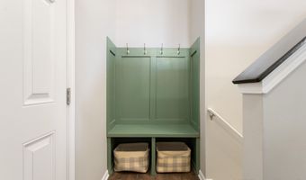 10902 Woodedge Dr, Allendale, MI 49401