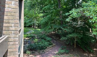 4936 SENTINEL Dr 5-203, Bethesda, MD 20816