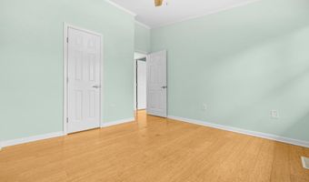 5013 AMERICANA Dr, Annandale, VA 22003