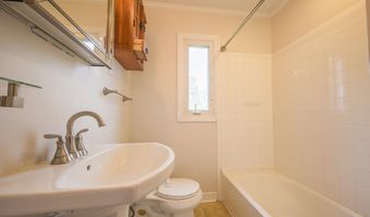21- A W TAYLOR RUN Pkwy W, Alexandria, VA 22314