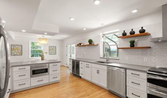 6010 BENALDER Dr, Bethesda, MD 20816