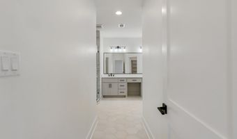 1165 Duke Dr, Bauxite, AR 72011