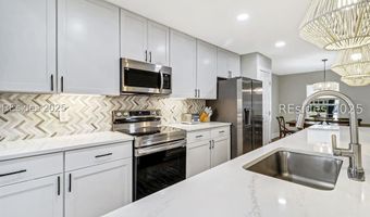 3 Lakeside Dr, Bluffton, SC 29910